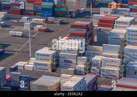 NAPIER, NOUVELLE-ZÉLANDE, 10 FÉVRIER 2020 : conteneurs dans le port de Napier, Nouvelle-Zélande Banque D'Images