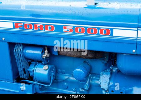 Un tracteur Ford 5000 bleu antique lors d'un rallye de tracteurs d'époque Dans le nord-est de l'Angleterre Banque D'Images