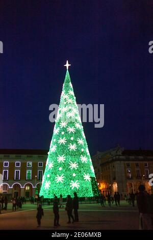 LISBONNE, PORTUGAL - DÉCEMBRE 22 : UNE vue générale des décorations de Noël sur la place d'Above à Lisbonne, le 22 décembre 2020. Lisbonne a la Christma Banque D'Images