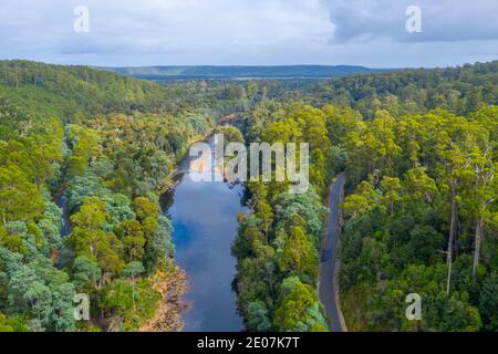 Vue aérienne de la rivière Arthur dans la forêt de Tarkine en Tasmanie, en Australie Banque D'Images