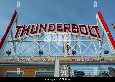 Thunderbolt Ride, Coney Island, New York Banque D'Images