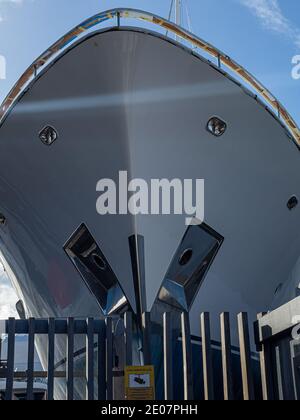 El Toro, Iles Baléares Espagne - 30 décembre 2020: Yachts de luxe amarrés à Port Adriano, Majorque. Banque D'Images