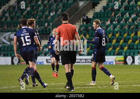 Easter Road Stadium Édimbourg. Scotland.UK .30th December-20 Scottish Premiership Match Hibernian vs Ross County Ross County Oli Shaw marque le 2ème but contre son ancien club Hibs crédit: eric mccowat/Alay Live News Banque D'Images