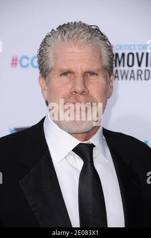 Ron Perlman assiste au 17e Prix annuel du film de choix des critiques, qui s'est tenu au Hollywood Palladium le 12 janvier 2012 à Los Angeles, Californie, États-Unis. Photo de Lionel Hahn/ABACAPRESS.COM Banque D'Images