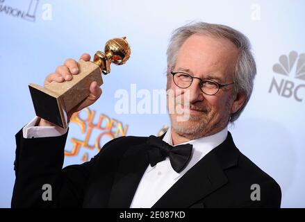 Steven Spielberg (meilleur long métrage d'animation pour les aventures de Tin Tin) pose dans la salle de presse lors de la 69e cérémonie annuelle des Golden Globe Awards, tenue à l'hôtel Beverly Hilton de Los Angeles, CA, Etats-Unis le 15 janvier 2012. Photo de Lionel Hahn/ABACAPRESS.COM Banque D'Images
