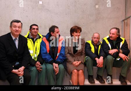 La ministre française des Solidarités Roselyne Bachelot visite un site de projet d'intégration (contrat unique d'Insertin : CUI) au musée gallo-romain de Lyon, France, le 18 janvier 2012. Photos de Vincent Dargent/ABACAPRESS.COM Banque D'Images