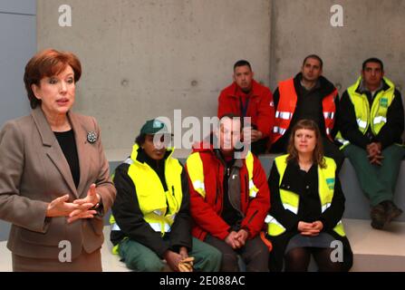 La ministre française des Solidarités Roselyne Bachelot visite un site de projet d'intégration (contrat unique d'Insertin : CUI) au musée gallo-romain de Lyon, France, le 18 janvier 2012. Photos de Vincent Dargent/ABACAPRESS.COM Banque D'Images