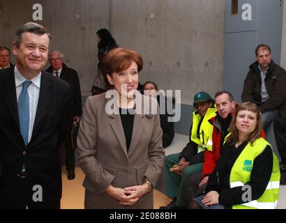 La ministre française des Solidarités Roselyne Bachelot visite un site de projet d'intégration (contrat unique d'Insertin : CUI) au musée gallo-romain de Lyon, France, le 18 janvier 2012. Photos de Vincent Dargent/ABACAPRESS.COM Banque D'Images