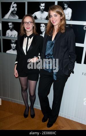 Céline Sciamma et sa petite amie Adele Haenel (l'Apollonide, souvenir de la Maison Close) assistaient à la photo pour les révélations de Cesar de 2012 qui se sont tenues à Chaumet, place vendôme, à Paris, France, le 16 janvier 2012. Photo de Nicolas Genin/ABACAPRESS.COM Banque D'Images