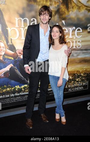 Martin Cannavo et Esther Comar assisteront à la première de 'sa Premiere Fois' au cinéma Cine cite Bercy de l'UGC, à Paris, en France, le 17 janvier 2012. Photo de Nicolas Briquet/ABACAPRESS.COM Banque D'Images