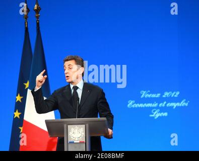 Le président français Nicolas Sarkozy présente ses vœux du nouvel an aux acteurs des secteurs économique et du travail à Lyon, dans l'est de la France, le 19 janvier 2012. Photo de Vincent Dargent/ABACAPRESS.COM Banque D'Images