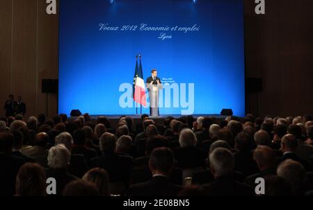 Le président français Nicolas Sarkozy présente ses vœux du nouvel an aux acteurs des secteurs économique et du travail à Lyon, dans l'est de la France, le 19 janvier 2012. Photo de Vincent Dargent/ABACAPRESS.COM Banque D'Images