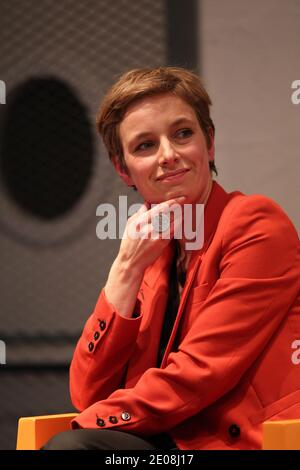 Clementine Autain participe à un débat sur le thème "la France est-elle gouvernée par Machismo?" Organisé par l'hebdomadaire français le nouvel Observateur à Nantes, dans l'ouest de la France, le 20 janvier 2012. Photo de Laetitia Notarianni/ABACAPRESS.COM Banque D'Images