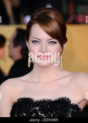 Emma Stone a assisté à la 18e édition des prix annuels de la Screen Actors Guild (SAG), qui a eu lieu au Shrine Auditorium de Los Angeles, en Californie, le 29 janvier 2012. Photo de Lionel Hahn/ABACAPRESS.COM Banque D'Images