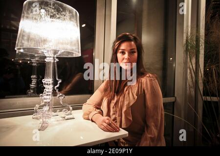 Lola Dewaere posant avant la première de 'Mince Alors' à brides-les-bains, France, le 2 février 2012. Photo de Daniel Giry/ABACAPRESS.COM Banque D'Images