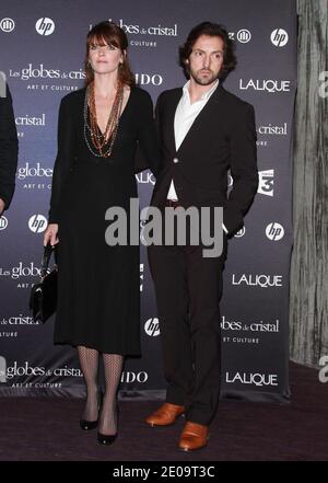 Gwendoline Hamon et Frederic Diefenthal ont assisté au 7e prix 'Globes de Cristal' qui s'est tenu au Lido à Paris, en France, le 6 février 2012. Photo de Denis Guignebourg/ABACAPRESS.COM? Banque D'Images