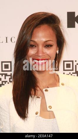 Zoe Saldana participe au lancement de Rock & Republic uniquement au salon de mode de Kohl à la Hammerstein Ballroom à New York, NY, USA, le 10 février 2012. Photo par Elizabeth Pantaleo/ABACAPRESS.COM Banque D'Images