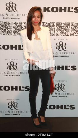 Zoe Saldana participe au lancement de Rock & Republic uniquement au salon de mode de Kohl à la Hammerstein Ballroom à New York, NY, USA, le 10 février 2012. Photo par Elizabeth Pantaleo/ABACAPRESS.COM Banque D'Images