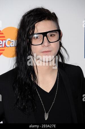 Skrillex participe au Gala pré-GRAMMY de Clive Davis et au Salute to Industry Icons Honoring Richard Branson à l'hôtel Beverly Hilton de Los Angeles, CA, Etats-Unis, le 11 février 2012. Photo de Lionel Hahn/ABACAPRESS.COM Banque D'Images