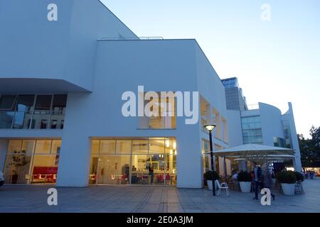 Stadthaus - moderne Architektur in der historischen Altstadt, Ulm, Bade-Wurtemberg, Allemagne Banque D'Images