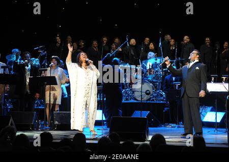 Aretha Franklin vit au radio City Music Hall et rend hommage à Whitney Houston à New York le 17 février 2012. Photos par Morgan Dessalles/ABACAPRESS.COM Banque D'Images