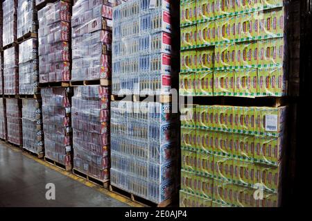 Les derniers jeux monopolistiques sont stockés à l'usine de jeux Hasbro dans l'ouest du Massachusetts à Springfield, ma, USA le 27 février 2012. Les jeux Monopoly sont le jeu de société le plus réussi de tous les temps photo par Olivier Douliery/ABACAPRESS.COM Banque D'Images