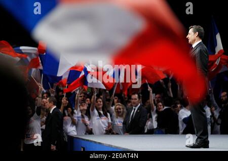 Président français et parti au pouvoir en France, le candidat UMP à l'élection présidentielle française de 2012, Nicolas Sarkozy, est photographié lors d'une réunion de campagne dans la ville de Bordeaux, dans le sud-ouest de la France, le 3 mars 2012. Photo de Patrick Bernard/ABACAPRESS.COM Banque D'Images