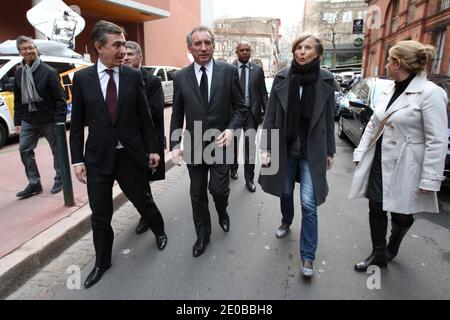 Philippe Douste-Blazy, président du parti centriste modem et candidat à l'élection présidentielle française de 2012, François Bayrou Marielle de Sarnez arrive à la Grande synagogue de Toulouse, dans le sud-ouest de la France, après la fusillade de l'école juive 'Ozar Hatorah' à Toulouse. Quatre personnes (dont trois enfants) ont été tuées et une grièvement blessée lorsqu'un tireur a ouvert le feu. Il s'agit de la troisième attaque à l'arme en une semaine par un homme qui s'est enfui sur une moto. Photo de Manuel Blondeau/ABACAPRESS.COM Banque D'Images