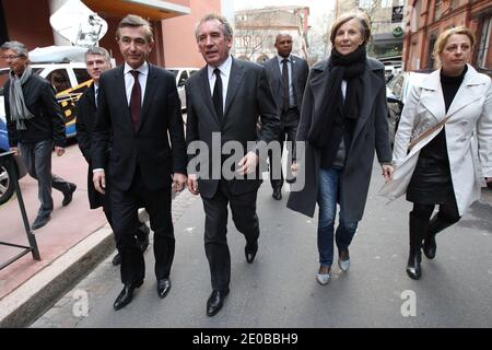 Philippe Douste-Blazy, président du parti centriste modem et candidat à l'élection présidentielle française de 2012, François Bayrou Marielle de Sarnez arrive à la Grande synagogue de Toulouse, dans le sud-ouest de la France, après la fusillade de l'école juive 'Ozar Hatorah' à Toulouse. Quatre personnes (dont trois enfants) ont été tuées et une grièvement blessée lorsqu'un tireur a ouvert le feu. Il s'agit de la troisième attaque à l'arme en une semaine par un homme qui s'est enfui sur une moto. Photo de Manuel Blondeau/ABACAPRESS.COM Banque D'Images