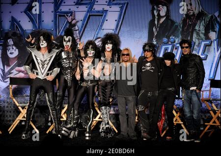 Gene Simmons, Paul Stanley, Tommy Thayer, Eric Singer, Tommy Lee, Nikki Sixx, Vince Neil et Mick Mars assistent à la conférence de presse d'une tournée épique et sans précédent Kiss, Motley Clue : The Tour à l'hôtel Roosevelt de Los Angeles, CA, USA, le 20 mars 2012. Photo de Lionel Hahn/ABACAPRESS.COM Banque D'Images