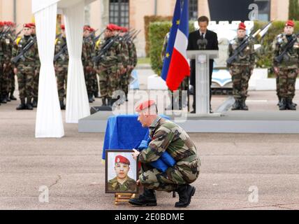 Atmosphère au cours d'une cérémonie nationale en hommage aux trois parachutistes français tués par un tireur à cheval à Montauban dans la caserne de parachutistes du 17e Régiment français à Montauban, dans le sud de la France, le 21 mars 2012. Photo de Patrick Bernard/ABACAPRESS.COM Banque D'Images