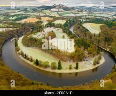 Scott's View, Eildon Hills, près des frontières écossaises de Melrose, Royaume-Uni. 31 décembre 2020. Royaume-Uni Écosse temps froid UNE vue gelée neige froide depuis Scott View dans les frontières écossaises, en regardant vers les collines d'Eildon. Le méandeur de la rivière Tweed au célèbre battement de pêche au saumon de Bemersyde, crédit: phil wilkinson/Alay Live News Banque D'Images