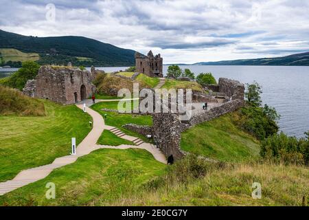 Le Château d'Urquhart, Loch Ness, Highlands, Écosse, Royaume-Uni, Europe Banque D'Images