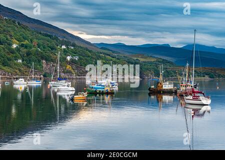 Bateaux de pêche, Bay of Ullapool, Ross et Cromarty, Highlands, Écosse, Royaume-Uni, Europe Banque D'Images