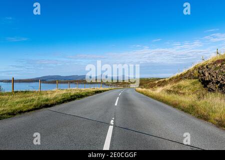 Route côtière, île de Skye, Hébrides intérieures, Écosse, Royaume-Uni, Europe Banque D'Images