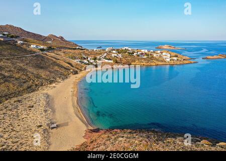 Antenne de la plage d'Agios Sostis, Mykonos, Cyclades, Iles grecques, Grèce, Europe Banque D'Images