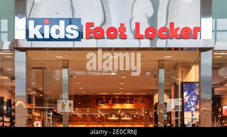 Affiche du casier à pied pour enfants dans le magasin, Toronto, Canada Banque D'Images