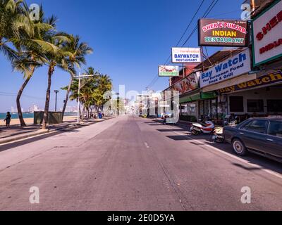 Pattaya, Thaïlande - 31 décembre 2020 : la pandémie Covid-19 a eu des conséquences désastreuses pour la ville balnéaire de Pattaya en Thaïlande. Même le corbeau normal Banque D'Images