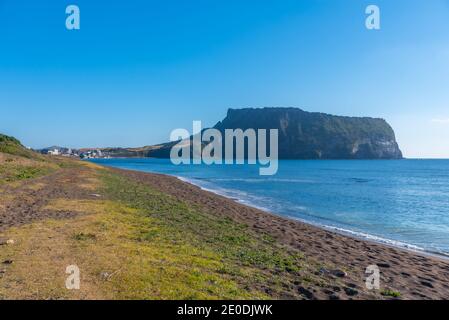 Seongsan Ilchulbong connu comme le pic de lever du soleil à l'île de Jeju, en République de Corée Banque D'Images