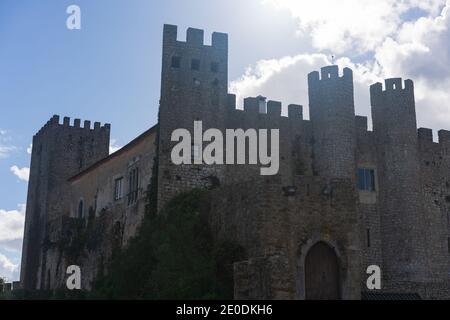 Obidos beau village château fort forteresse tour au Portugal Banque D'Images