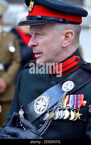 Le colonel James Robinson CBE, Brigade de Gurkhas, au Mémorial de Gurkha à Londres, pour commémorer les soldats tués dans l'histor de 200 ans de leurs régiments Banque D'Images