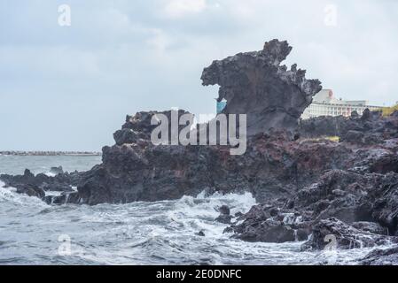 Yongduam Rock à Jeju City, République de Corée Banque D'Images