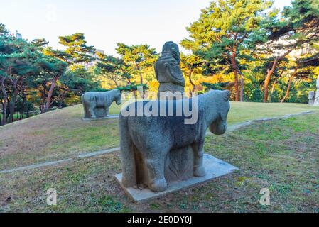 Sculptures en pierre aux tombes royales de Seolleung et Jeongneung à Séoul, République de Corée Banque D'Images