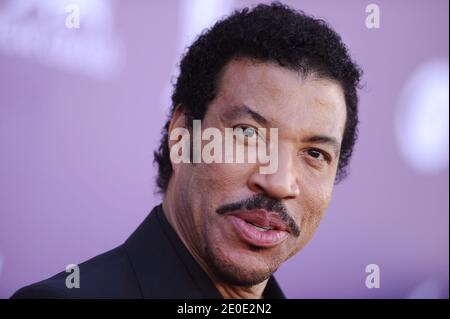 Lionel Richie arrive au 47e prix annuel de l'Académie de musique country qui a eu lieu au MGM Grand Garden Arena de Las Vegas, Nevada, États-Unis, le 1er avril 2012. Photo de Lionel Hahn/ABACAPRESS.COM Banque D'Images