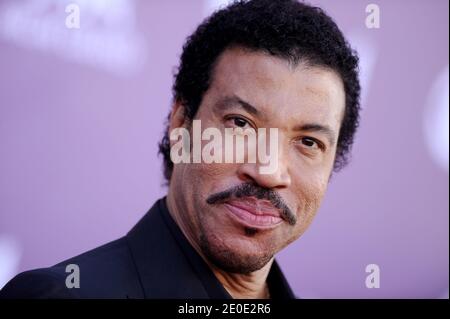 Lionel Richie arrive au 47e prix annuel de l'Académie de musique country qui a eu lieu au MGM Grand Garden Arena de Las Vegas, Nevada, États-Unis, le 1er avril 2012. Photo de Lionel Hahn/ABACAPRESS.COM Banque D'Images