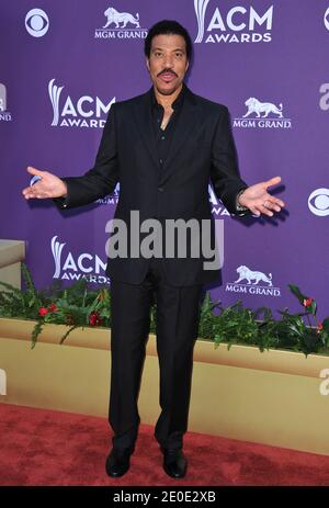 Lionel Richie arrive au 47e prix annuel de l'Académie de musique country qui a eu lieu au MGM Grand Garden Arena de Las Vegas, Nevada, États-Unis, le 1er avril 2012. Photo de Lionel Hahn/ABACAPRESS.COM Banque D'Images