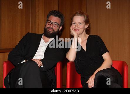 Jan Schomburg et Sandra Huller assistaient à la première de l'Amour et Rien d'autre tenue à l'Arlequin à Paris, France, le 5 avril 2012. Photo de Marco Vitchi/ABACAPRESS.COM Banque D'Images