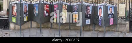 Affiches de campagne des candidats à l'élection présidentielle française de 2012 à Paris, en France, le 11 avril 2012. Photo de Mousse/ABACAPRESS.COM Banque D'Images