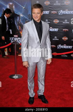 Jeremy Renner arrive à la première des studios Marvel les Avengers au théâtre El Capitan à Los Angeles, CA, USA, le 11 avril 2012. Photo de Lionel Hahn/ABACAPRESS.COM Banque D'Images