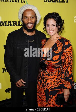 Ziggy Marley et sa femme Orly Agai assistent à la première de Magnolia Pictures Marley à l'ArcLight Hollywood à Los Angeles, CA, Etats-Unis le 17 avril 2012. Photo de Lionel Hahn/ABACAPRESS.COM Banque D'Images